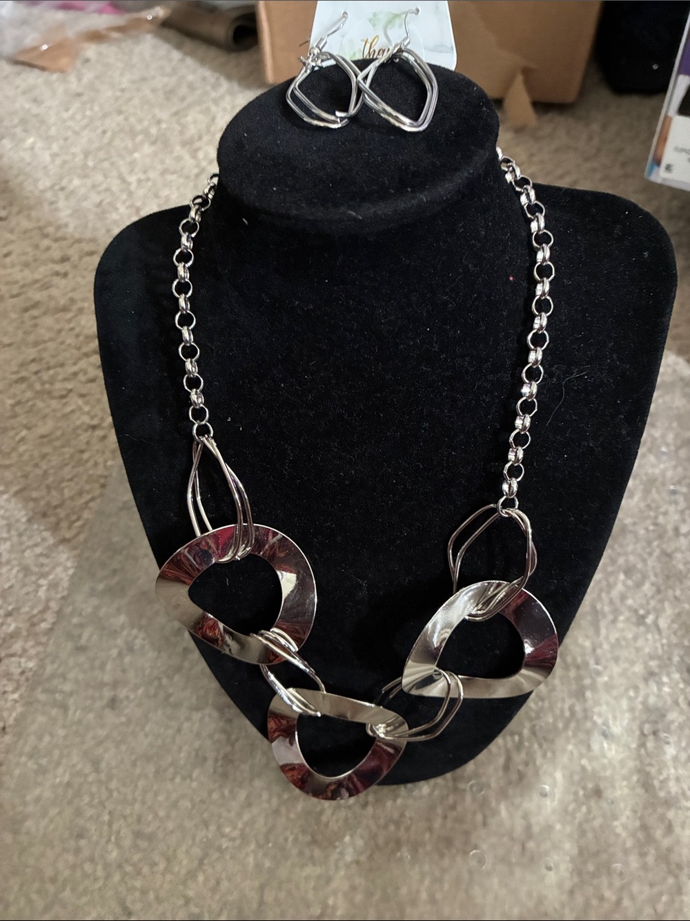 Fashion Jewelry Shiny Silver Interlocking Link Necklace with Matching Earrings